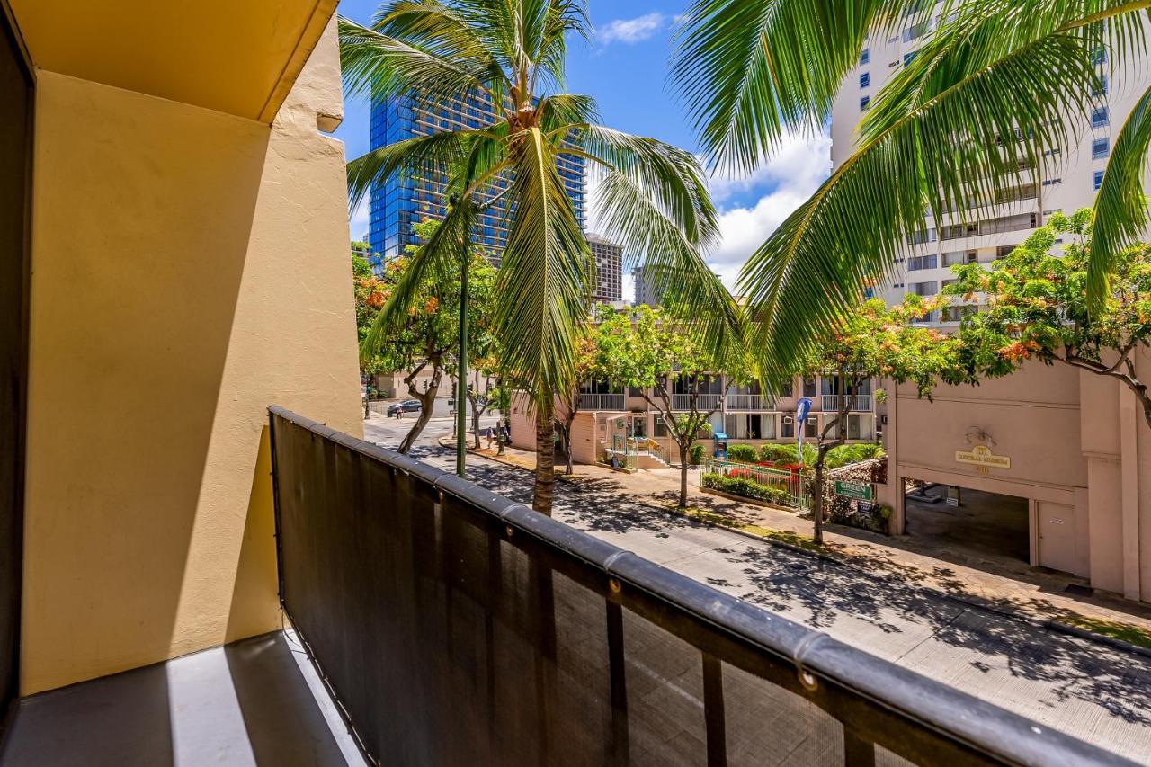 The Bamboo Oasis At Bamboo Waikiki #307